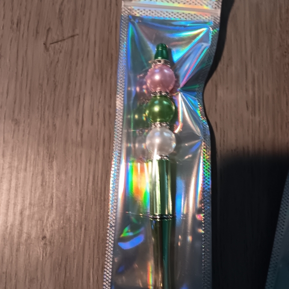 Hand CraftedAlien Themed Beaded Pens - Pink and Green - Picture 2 of 3